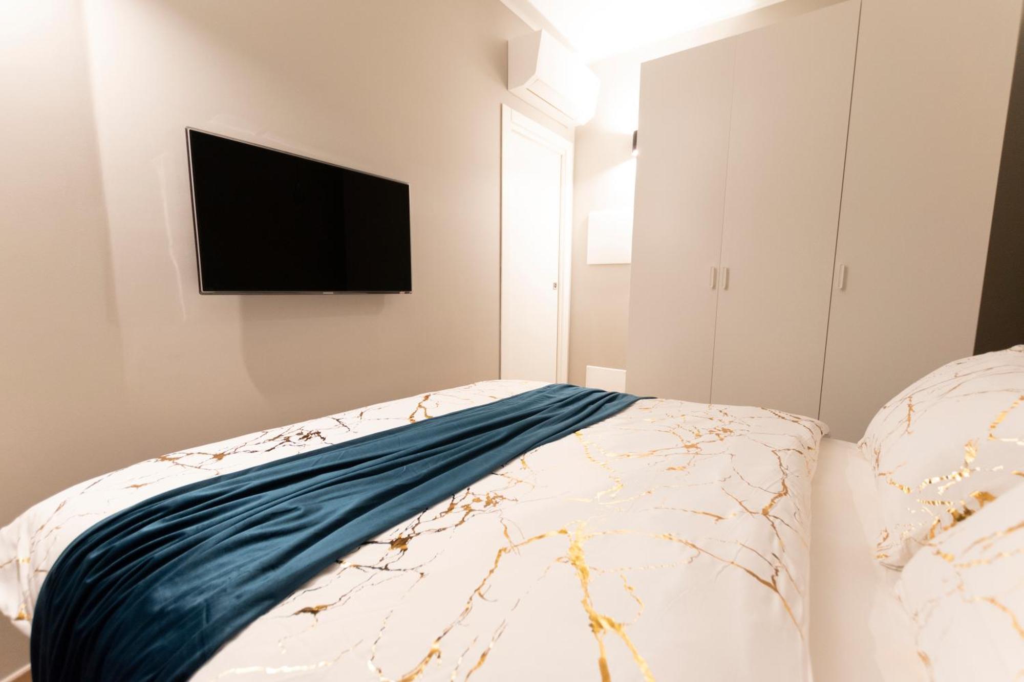 Апартаменты Ihost Luxury -Free Parking- Plana 6 Милан Экстерьер фото