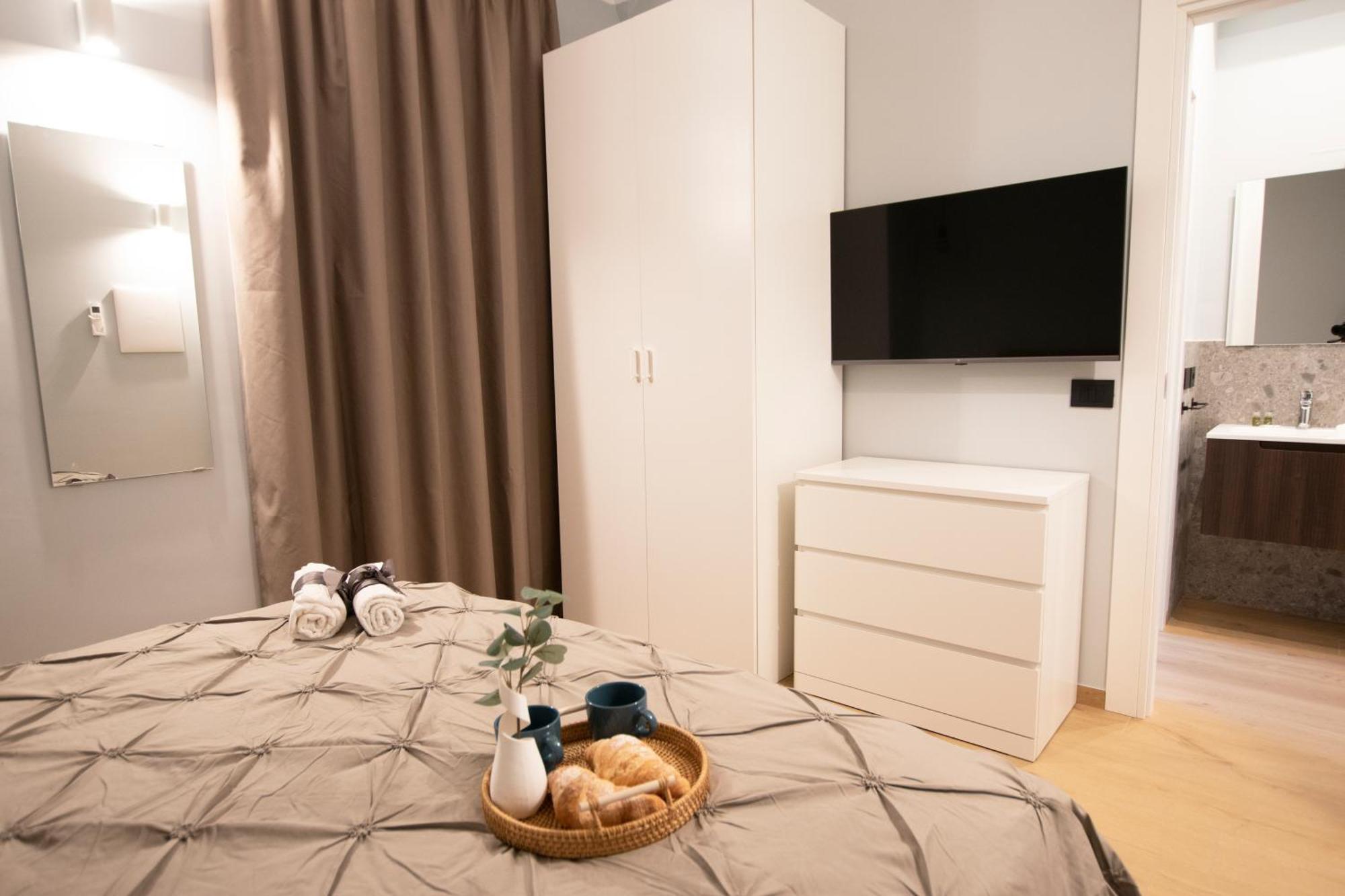 Апартаменты Ihost Luxury -Free Parking- Plana 6 Милан Экстерьер фото